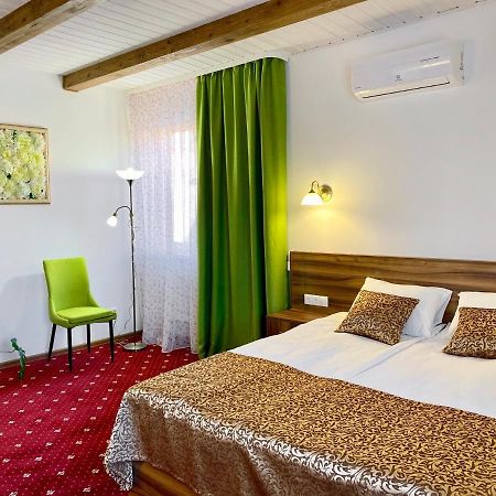 Rioro Hotel Mirhorod Kültér fotó