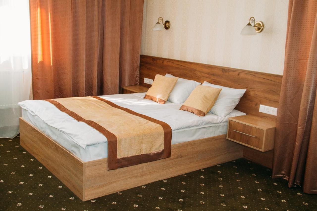Rioro Hotel Mirhorod Kültér fotó