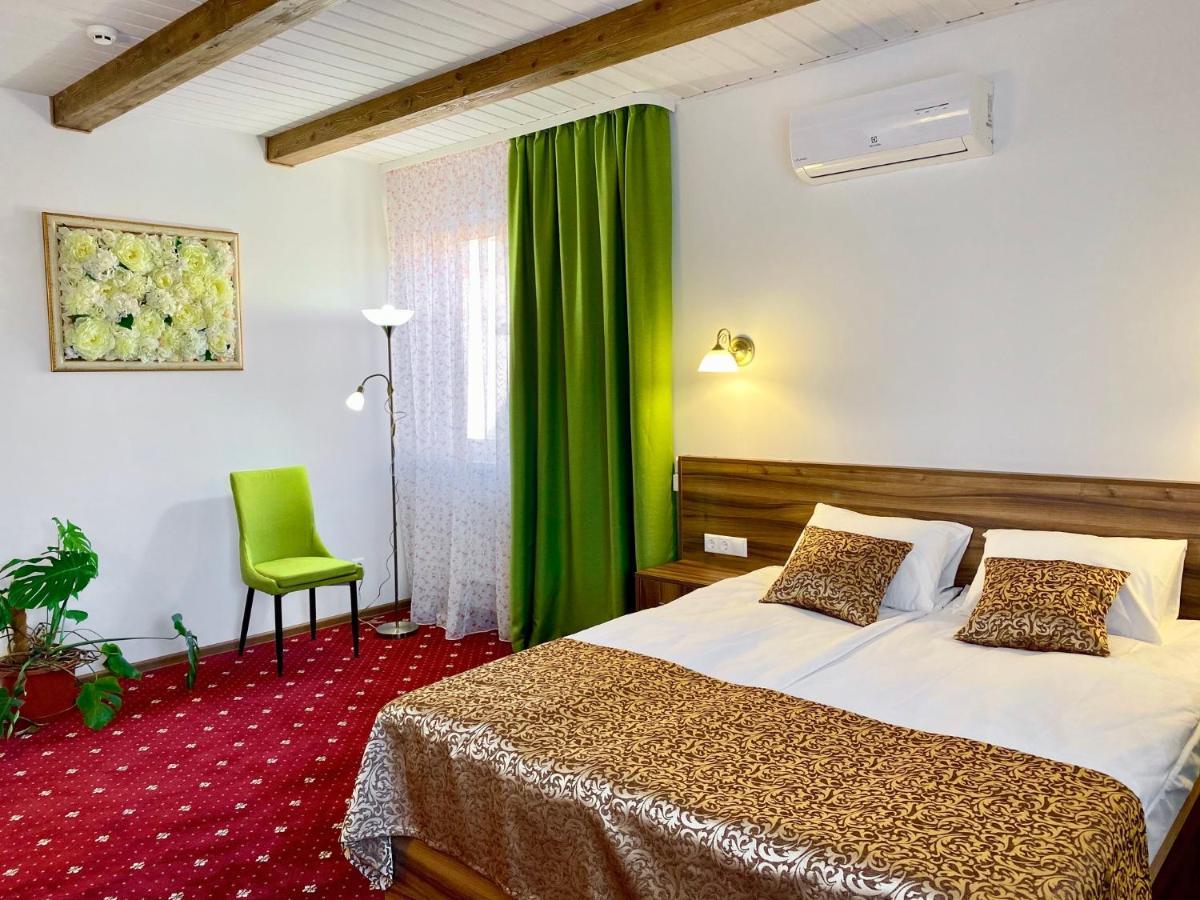 Rioro Hotel Mirhorod Kültér fotó